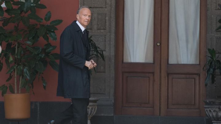 Consuman salida de Gertz Manero; Ernestina Godoy queda de encargada