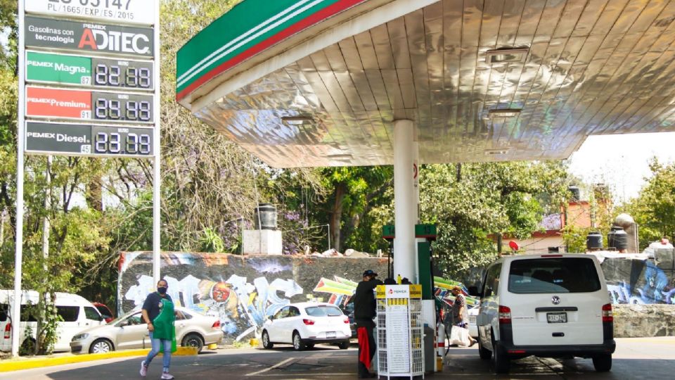 De acuerdo con el gobierno de la Ciudad de México, cinco gasolineras ofrecen los mejores precios de Magna y Premium.