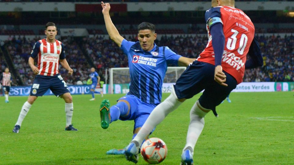 Uriel Antuna, extremo derecho del Cruz Azul, ha sido seguido por dos equipos de Europa que ya han preguntado por sus servicios.