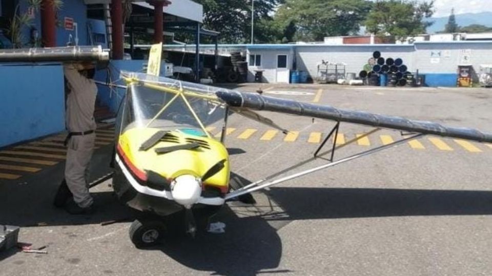 La aeronave cayó en una empresa de suministro de gas