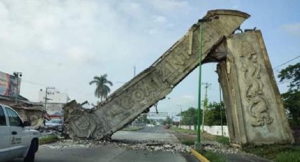 VIDEO: Se desploma arco de Coatzintla en Veracruz, obra de Teodoro Cano