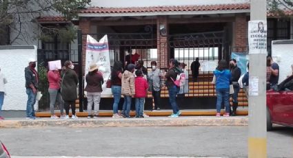 Exige escuela pago de cuota de hasta mil pesos para inscripción; ¿es legal?