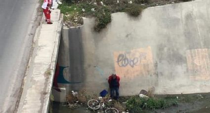 Ciclista cae a canal en bulevar Nuevo Hidalgo de Pachuca