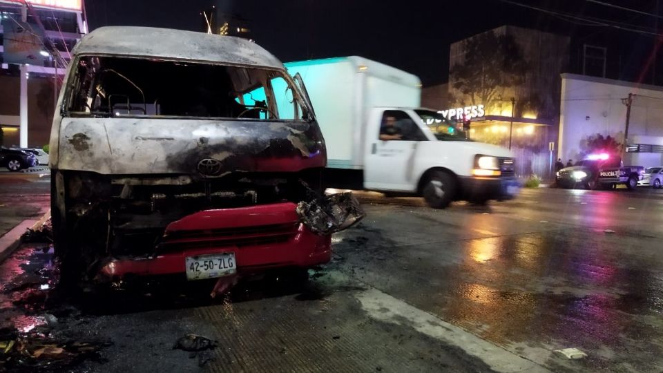 La noche del viernes 12 de agosto en Baja California se tornó violenta con el incendio de unidades de transporte público, vehículos particulares y al menos un camión de carga en cuatro municipios del estado.