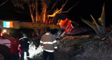 FOTOS | Trailero borracho se lleva de corbata cuatro autos en Tula de Allende