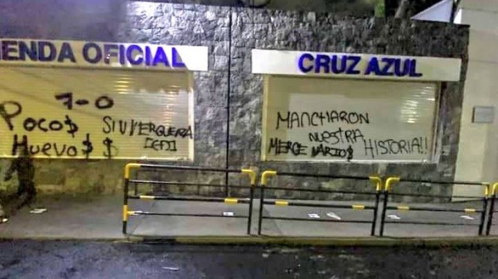 Grafitean instalaciones de Cruz Azul tras goleada del América: "Mancharon nuestra historia"