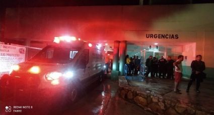 Aficionados al futbol se protegen en un árbol de la tormenta, cae rayo y mata a uno