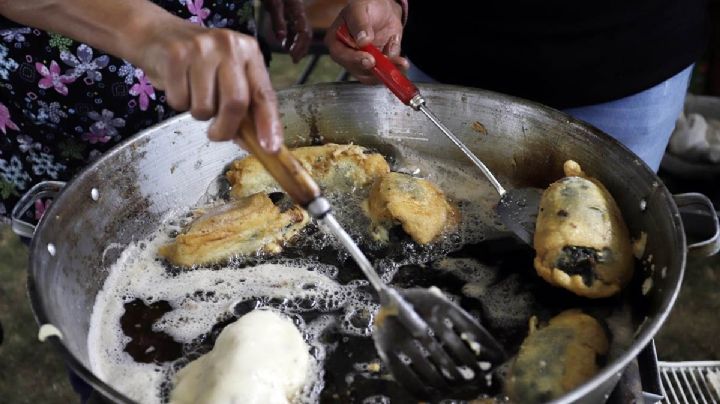 Los 2 enemigos que amenazan al tradicional chile en nogada