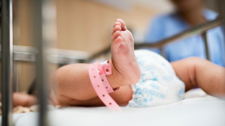 ¿Puedo registrar a mi hijo con el apellido materno primero?