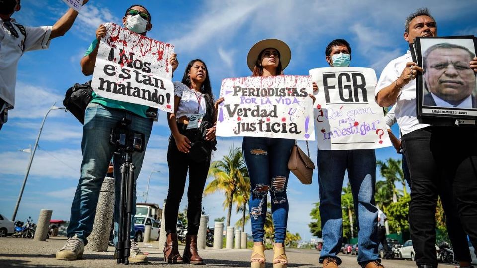 Colegas protestan en Acapulco por el asesinato del periodista Fredid Román