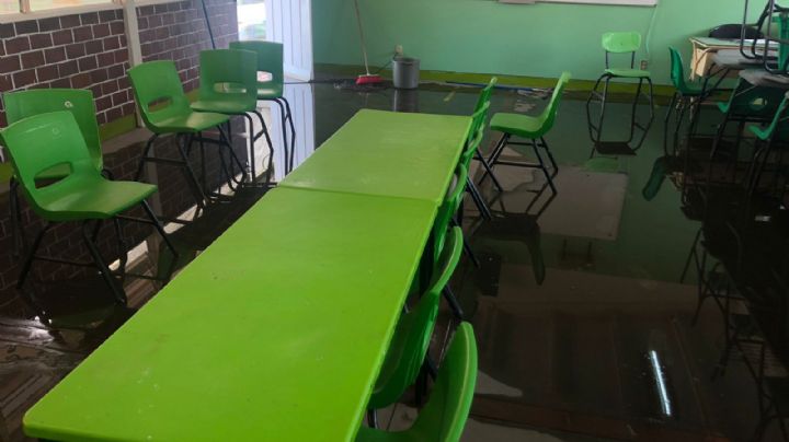 Primaria se inunda a días del regreso a clases; “Es lo mismo todos los años”, se quejan padres