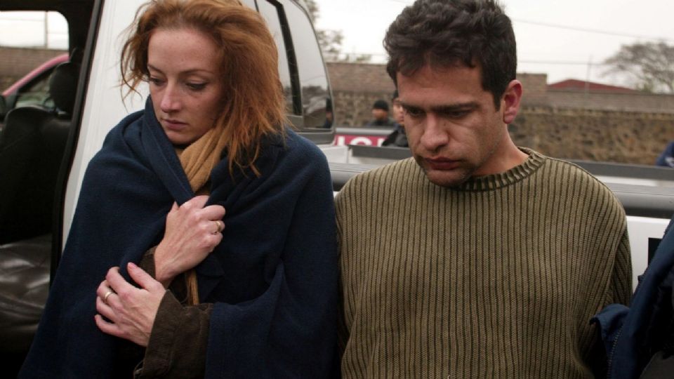 La detención de Florence Cassez e Israel Vallarta se televisó a nivel nacional el 9 de diciembre de 2005, aunque en realidad fuerron arrestados un día antes.