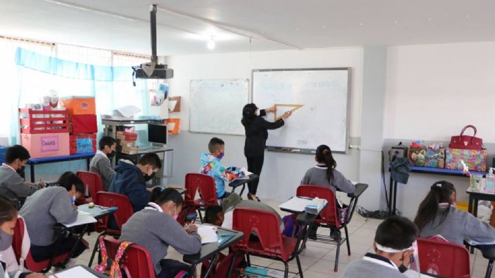 Caos matutino por el regreso a clases presenciales en Hidalgo