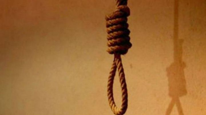 Mujer encuentra a su hija colgada en en el baño, en Atotonilco