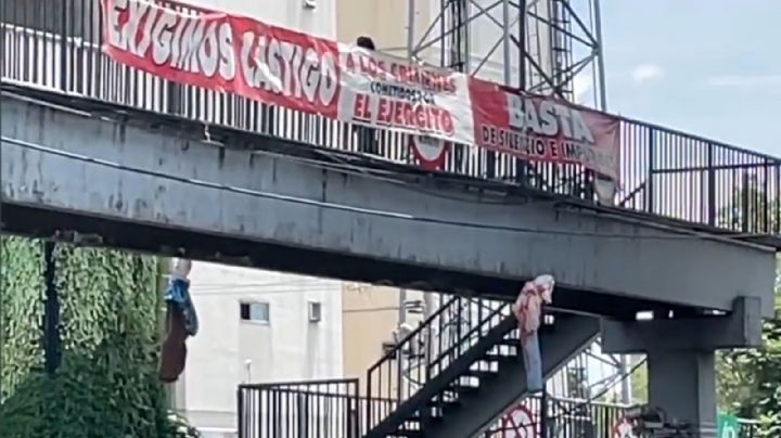VIDEO: Protestan con "cuerpos" colgados en Periférico