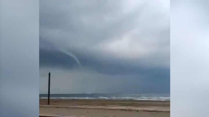 VIDEO: Tromba marina se forma en costas de Veracruz