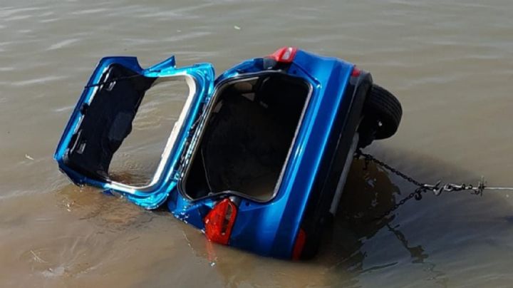 Encuentran automóvil que cayó al río Jamapa, en Playa de Vacas