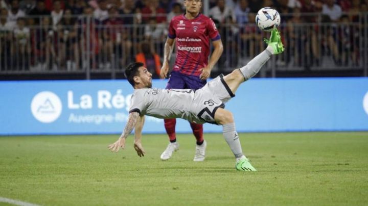 VIDEO: ¡Golazo de Messi! Con su espectacular chilena iguala a Romario