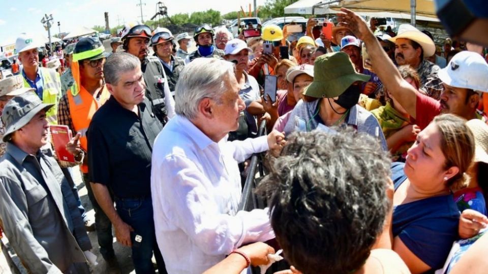 López Obrador enfrentó reclamos de familiares de los 10 mineros atrapados debido a la tardanza de los trabajos de rescate