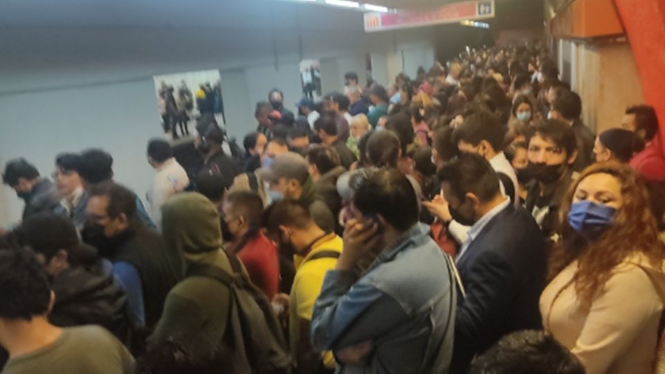 Reportan falla en estación Polanco