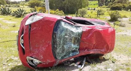 FOTOS | Volcadura en la Pachuca-Sahagún deja tres lesionados; dos menores