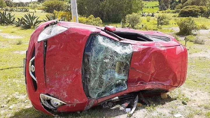 FOTOS | Volcadura en la Pachuca-Sahagún deja tres lesionados; dos menores