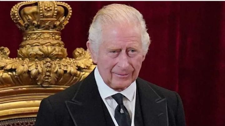 ¿Manías o berrinches? Así explican desplantes del Rey Carlos III