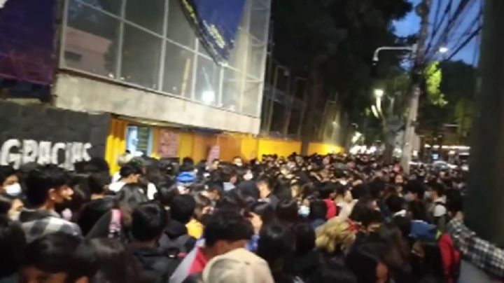 VIDEO: Encapuchados toman la Prepa 5 de la UNAM