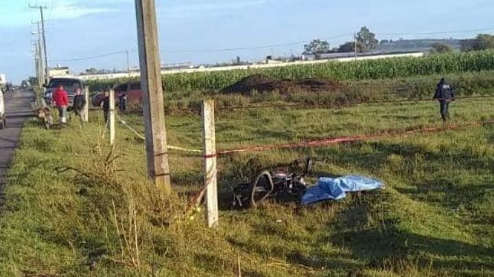 Adolescente iba a la escuela, impacta su moto vs poste y muere en Hidalgo