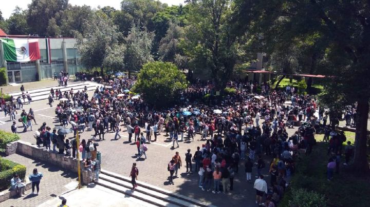 VIDEO: Entre golpes y maestros heridos, alumnos entran en paro en FES Acatlán