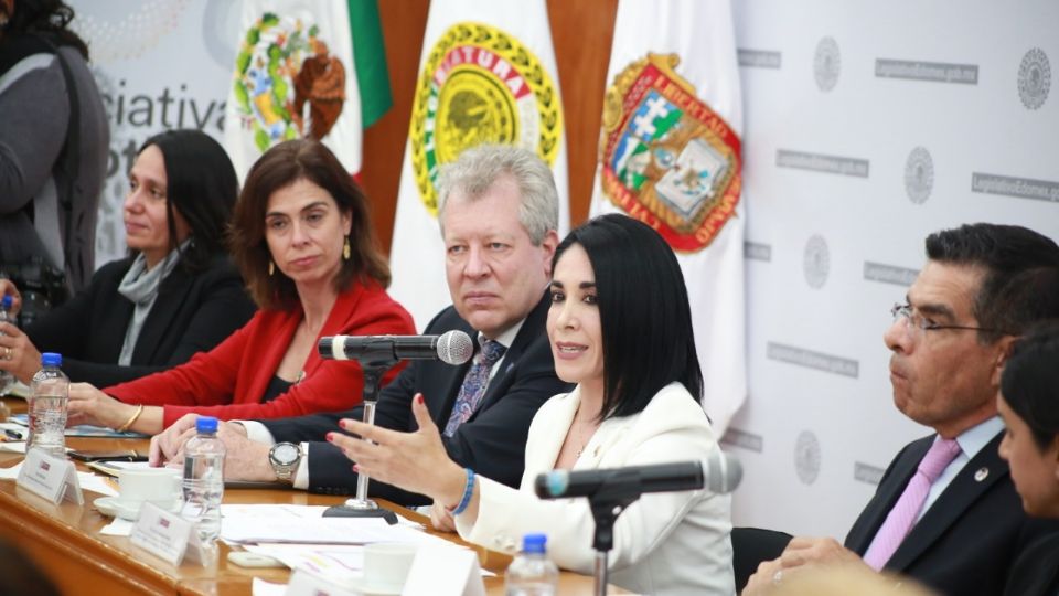 Las y los legisladores mexiquenses, trabajan de la mano con Nahla Valji, coordinadora Global de la “Iniciativa Spotlight”; Belém Sanz, Representante de ONU Mujeres y de Gautier Mignot, Embajador de la Unión Europea.  