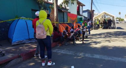 Crisis humanitaria: migrantes y desplazados en la calle ante albergues a tope