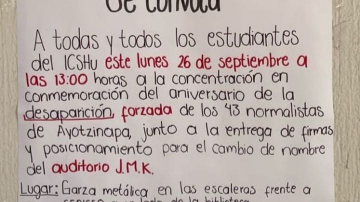 A 8 años de Ayotzinapa protestan en la UAEH; insisten en quitar nombre de Murillo Karam