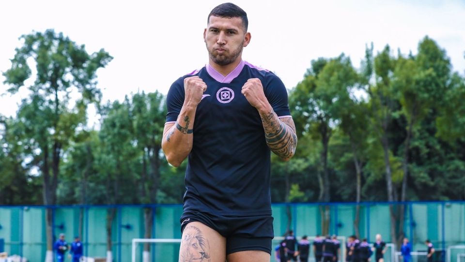 El defensa de Cruz Azul, Juan Escobar, cerca de volver a las canchas