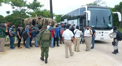 Asegura Guardia Nacional 2 autobuses con 180 migrantes en Moloacán