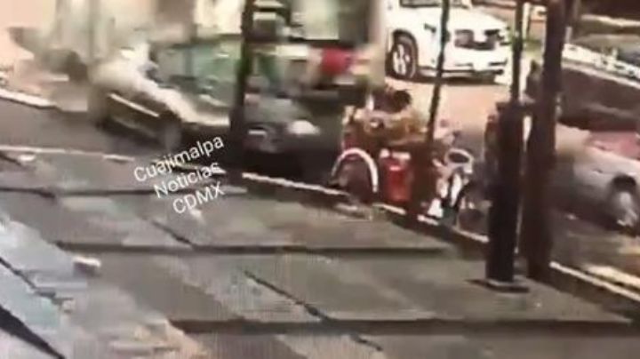 VIDEO: Momento exacto en que camión embistió a comerciante en Santa Fe