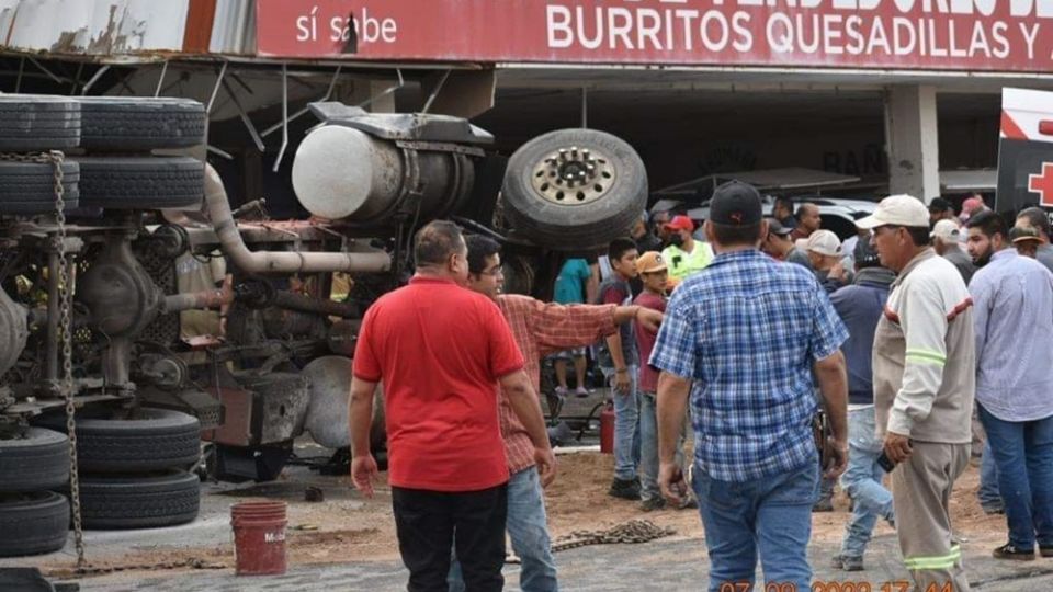 La fiscalía de Chihuahua confirmó que 9 personas perdieron la vida y 16 más resultaron lesionadas tras el accidente en Villa Ahumada