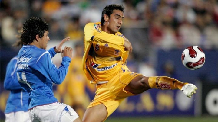 VIDEO: Exfigura de Tigres es captado pidiendo droga en bar