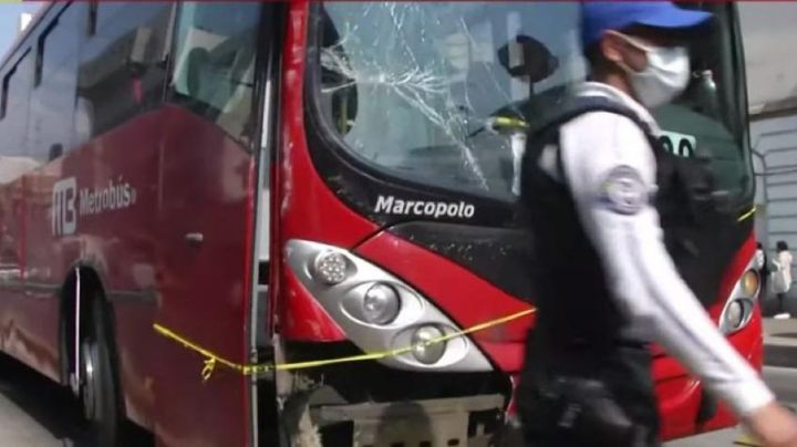 Metrobús de la Línea 3 choca sobre Balderas; reportan tres lesionados