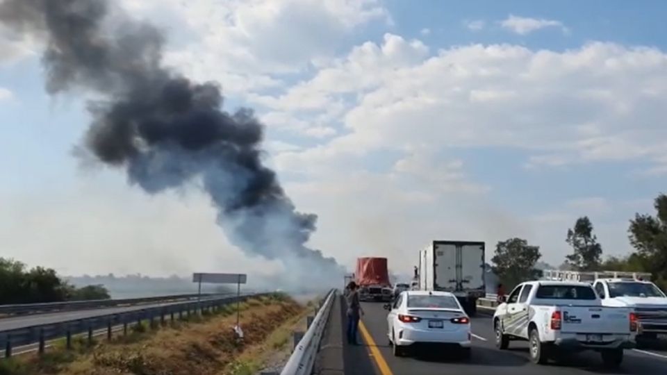 Debido al percance la carretera fue cerrada varias horas.