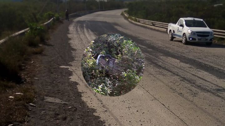 Taxi sale volando en km 13.5 por grava suelta en la carretera