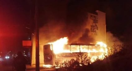Vandalismo cerca del AIFA: queman autobuses de pasajeros