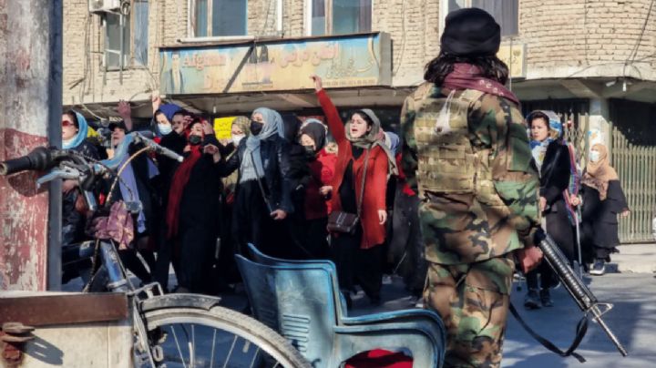 Las mujeres en Afganistán podrán tomar cursos gratuitos en línea