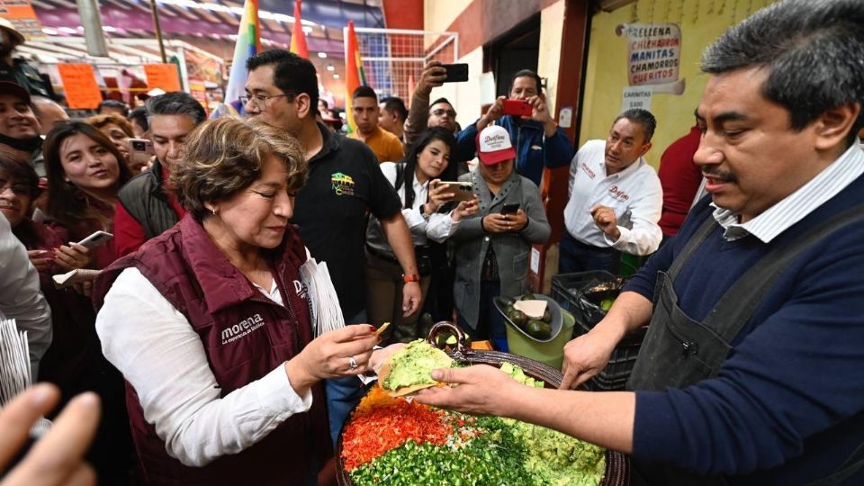 Delfina Gómez inicia precampaña recorriendo las colonias de Chalco