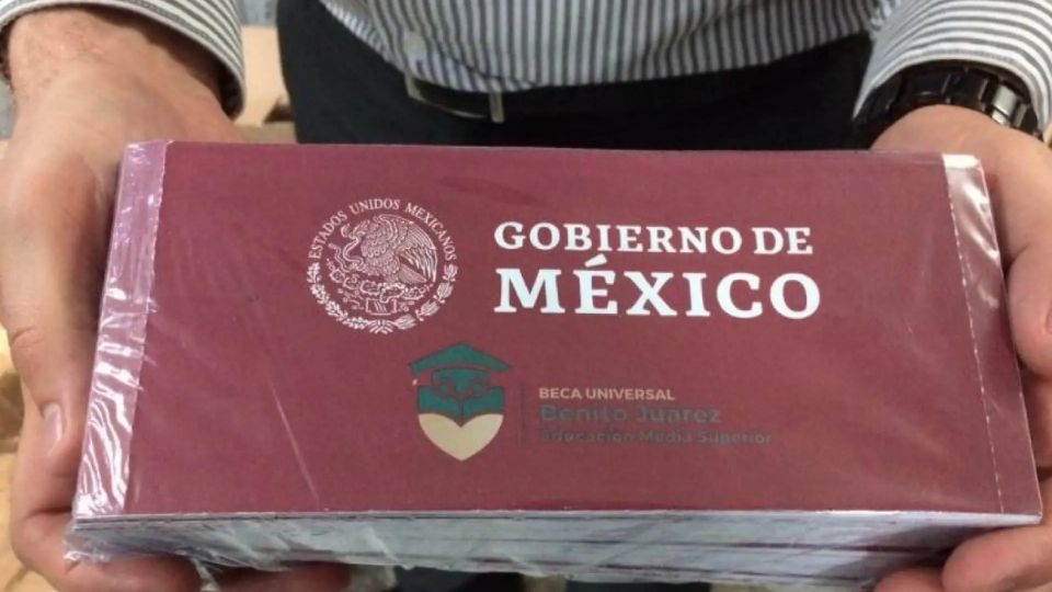 Las becas están seguras y pronto serán entregadas