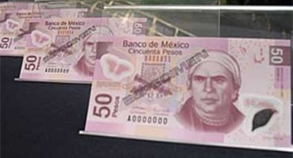 Billetes falsos de $50 pesos juntos en una megafortuna