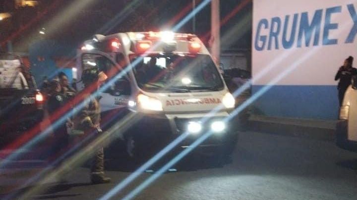 Camión de transporte explota mientras cargaba combustible en Chimalhuacán