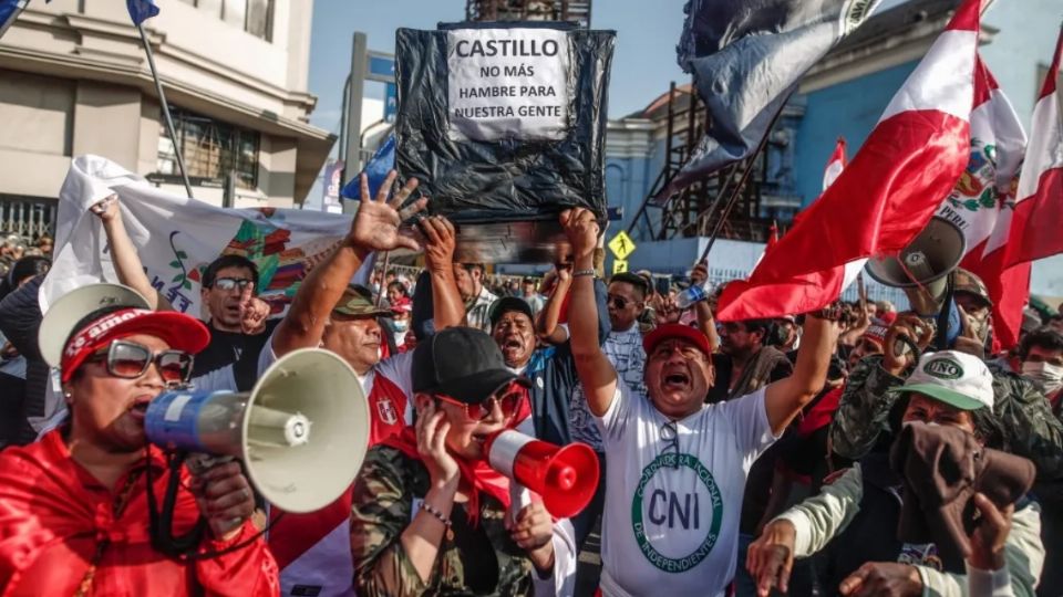 Crecen protestas en Perú