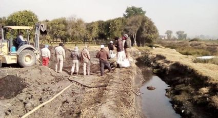 Evacuan a pobladores en Tlaxcoapan por fuga en ducto de Pemex