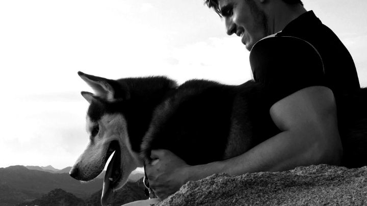 Víctor perdió al amor de su vida y su perro husky murió de tristeza